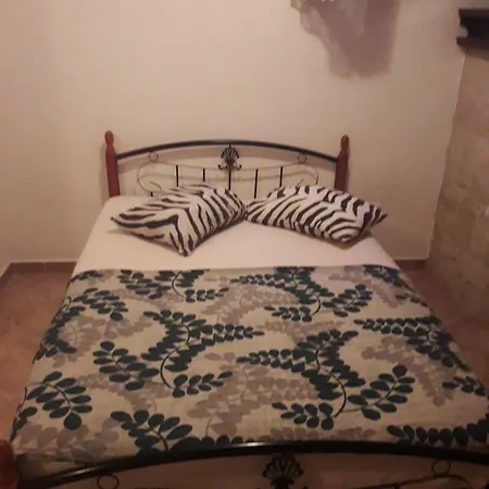 Kamin بولا